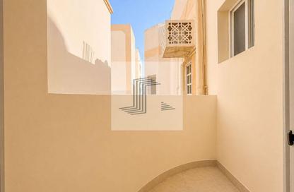 Apartment - 2 Bedrooms - 2 Bathrooms for rent in Les Roses Executive Apartments 3 - Al Mansoura - Doha