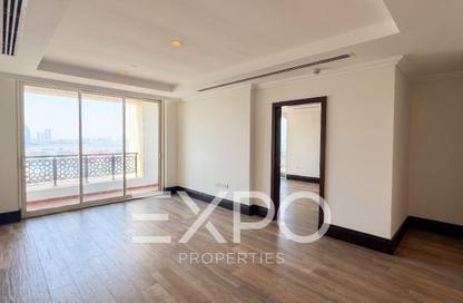 Apartment - 2 Bedrooms - 3 Bathrooms for rent in Viva West - Viva Bahriyah - The Pearl Island - Doha