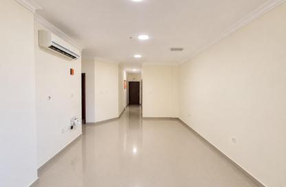 Apartment - 2 Bedrooms - 2 Bathrooms for rent in Bin Omran 35 - Fereej Bin Omran - Doha