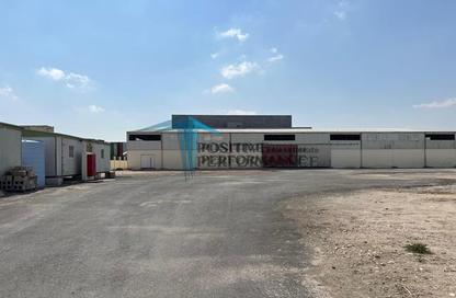 Warehouse - Studio - 2 Bathrooms for rent in East Industrial Street - Birkat Al Awamer - Al Wakra