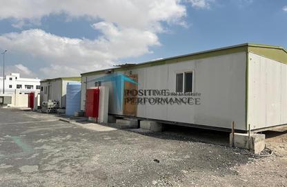 Warehouse - Studio - 2 Bathrooms for rent in East Industrial Street - Birkat Al Awamer - Al Wakra