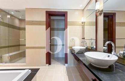 Apartment - 2 Bedrooms - 3 Bathrooms for rent in Porto Arabia Townhouses - Porto Arabia - The Pearl Island - Doha Apartment - 2 Bedrooms - 3 Bathrooms for rent in Porto Arabia Townhouses - Porto Arabia - The Pearl Island - Doha