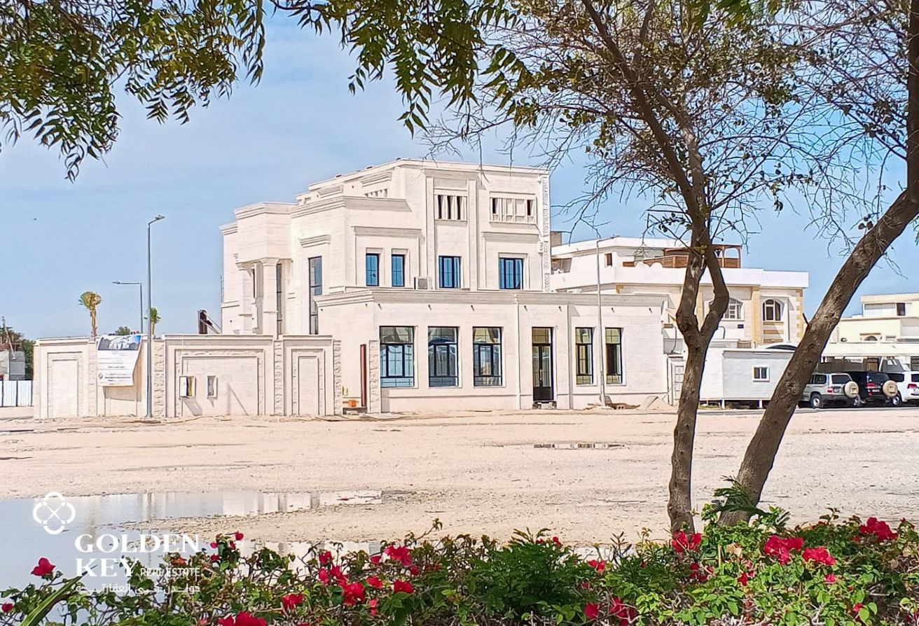 Luxury 8BR Villa w/ Outdoor Majlis in Al Gharaffa