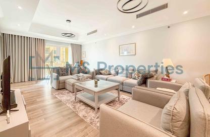 Apartment - 2 Bedrooms - 3 Bathrooms for sale in West Porto Drive - Porto Arabia - The Pearl Island - Doha