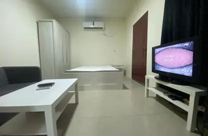 Apartment - Studio - 1 Bathroom for rent in Onaiza Street - Diplomatic Area - Doha