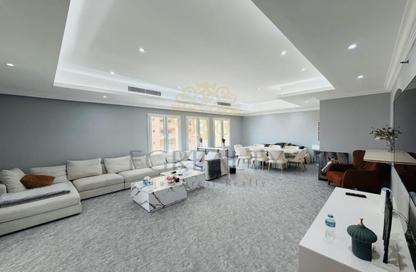 Apartment - 3 Bedrooms - 3 Bathrooms for rent in West Porto Drive - Porto Arabia - The Pearl Island - Doha