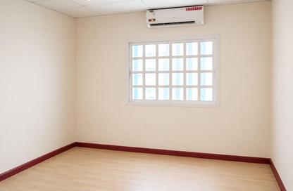 Apartment - 4 Bedrooms - 2 Bathrooms for rent in Al Mansoura - Al Mansoura - Doha