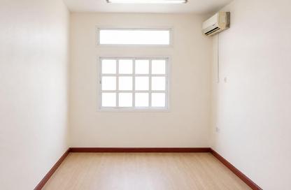 Apartment - 4 Bedrooms - 2 Bathrooms for rent in Al Mansoura - Al Mansoura - Doha