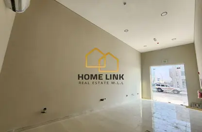 محل تجاري - استوديو - 1 حمام للايجار في مبنى سلوي التجاري - طريق سلوى - الدوحة