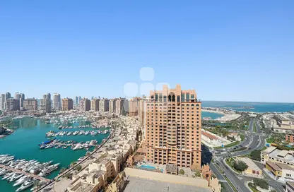 Apartment - 1 Bedroom - 2 Bathrooms for rent in Tower 22 - Porto Arabia - The Pearl Island - Doha