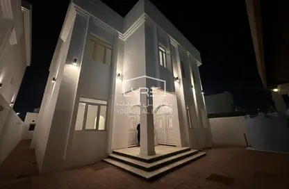 فيلا - 8 غرف نوم - 8 حمامات للايجار في منطقة الداون تاون - وسط المدينة - الخور