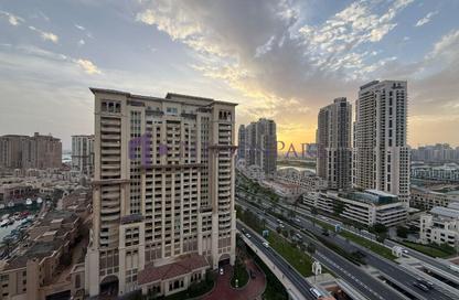 Apartment - 2 Bedrooms - 3 Bathrooms for rent in West Porto Drive - Porto Arabia - The Pearl Island - Doha