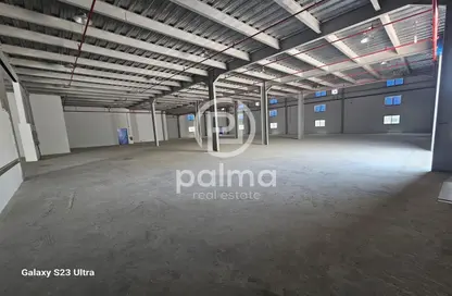 مخزن - استوديو - 8 حمامات للايجار في شارع الصناعية الشرقي - بركة العوامر - الوكرة