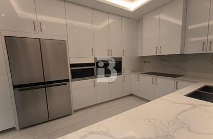 Apartment - 3 Bedrooms - 4 Bathrooms for rent in Floresta Gardens - The Pearl Island - Doha