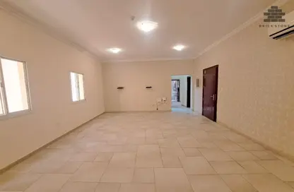 Apartment - 2 Bedrooms - 2 Bathrooms for rent in Al Sadd Road - Al Sadd - Doha
