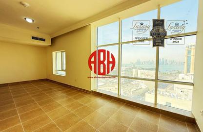 Apartment - 3 Bedrooms - 4 Bathrooms for rent in Corniche Road - Corniche Road - Doha