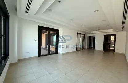 Apartment - 2 Bedrooms - 3 Bathrooms for rent in West Porto Drive - Porto Arabia - The Pearl Island - Doha