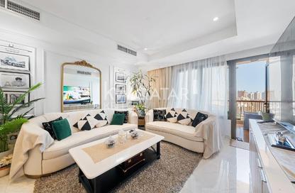Apartment - 1 Bedroom - 2 Bathrooms for rent in Porto Arabia - The Pearl Island - Doha