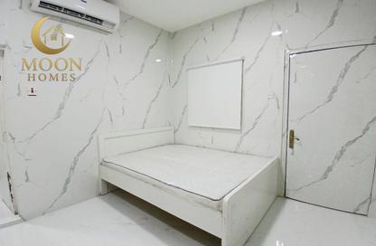 Apartment - Studio - 1 Bathroom for rent in Umm Ghuwailina 4 - Umm Ghuwailina - Doha