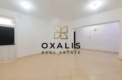 شقة - 2 غرف نوم - 2 حمامات للايجار في شارع ابو طلحة - فريج بن عمران - الدوحة