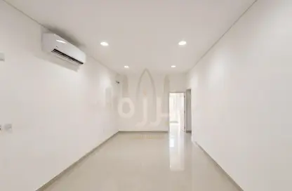 Apartment - 2 Bedrooms - 2 Bathrooms for rent in Al Murrah - Al Rayyan - Doha