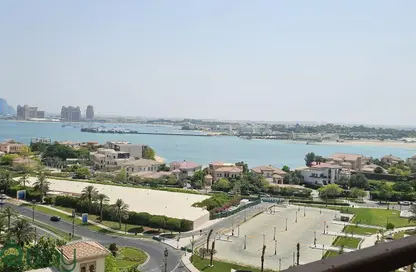 شقة - 2 غرف نوم - 3 حمامات للايجار في طريق بورتو الشرقي - بورتو أرابيا - جزيرة اللؤلؤة - الدوحة