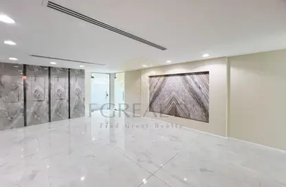 Office Space - 4 Bedrooms - 2 Bathrooms for rent in Marina Residences 195 - Marina District - Lusail