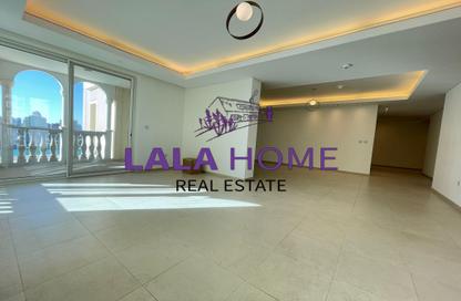 Apartment - 2 Bedrooms - 3 Bathrooms for rent in Viva East - Viva Bahriyah - The Pearl Island - Doha