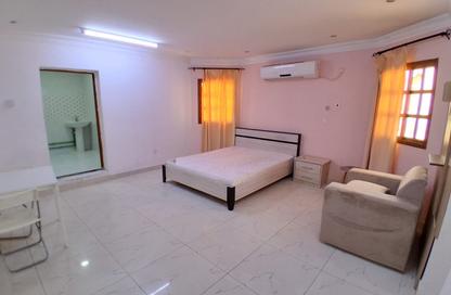 Apartment - Studio - 1 Bathroom for rent in Al Dafna - Al Dafna - Doha