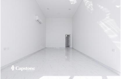 Shop - Studio - 1 Bathroom for rent in Street 870 - Al Duhail South - Al Duhail - Doha