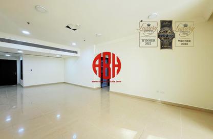 Apartment - 2 Bedrooms - 3 Bathrooms for rent in Corniche Road - Corniche Road - Doha