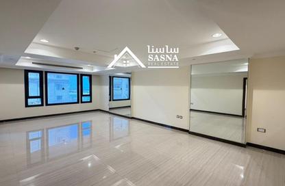 Apartment - 1 Bedroom - 2 Bathrooms for rent in Porto Arabia - The Pearl Island - Doha