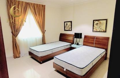 Apartment - 2 Bedrooms - 2 Bathrooms for rent in Umm Ghwailina Comm - Umm Ghuwalina - Umm Ghuwailina - Doha