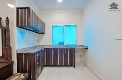 Apartment - Studio - 1 Bathroom for rent in Muntazah 13 - Al Muntazah - Doha