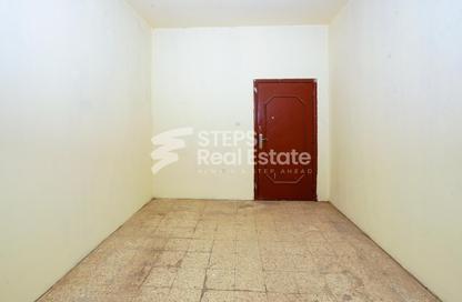 Labor Camp - Studio for rent in Industrial Area 4 - Industrial Area - Industrial Area - Doha