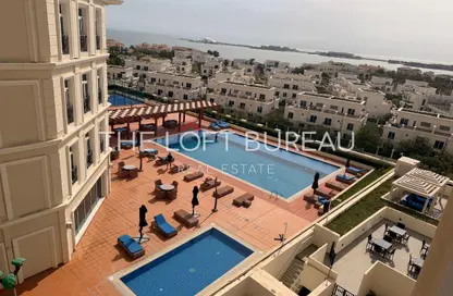 Apartment - 2 Bedrooms - 3 Bathrooms for rent in Viva West - Viva Bahriyah - The Pearl Island - Doha