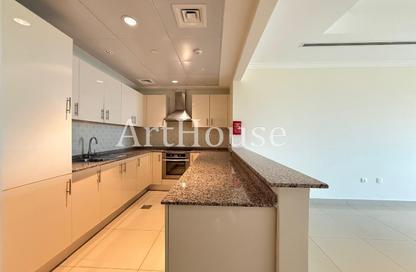 Apartment - Studio - 1 Bathroom for rent in Porto Arabia - The Pearl Island - Doha
