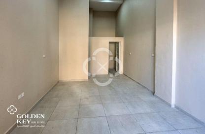 Retail - Studio for rent in Najma Street - Najma - Doha