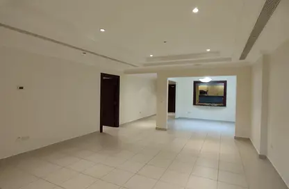 Apartment - 1 Bedroom - 2 Bathrooms for rent in East Porto Drive - Porto Arabia - The Pearl Island - Doha Apartment - 1 Bedroom - 2 Bathrooms for rent in East Porto Drive - Porto Arabia - The Pearl Island - Doha