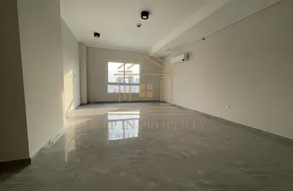 Apartment - 3 Bedrooms - 4 Bathrooms for rent in Musheireb Apartments - Musheireb - Doha
