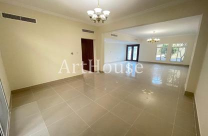 Villa - 4 Bedrooms - 5 Bathrooms for rent in Souk Al gharaffa - Al Gharrafa - Doha