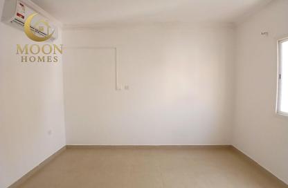 Apartment - 1 Bedroom - 1 Bathroom for rent in Umm Ghuwailina 4 - Umm Ghuwailina - Doha