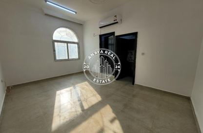 Villa - Studio - 1 for rent in Umm Al Seneem Street - Ain Khaled - Doha