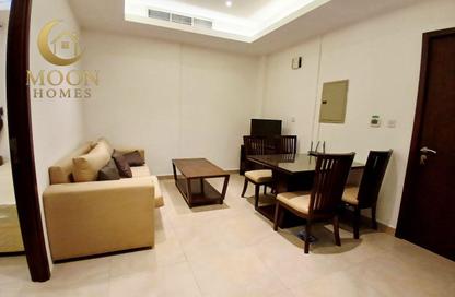 Apartment - 2 Bedrooms - 2 Bathrooms for rent in Umm Ghuwailina 4 - Umm Ghuwailina - Doha