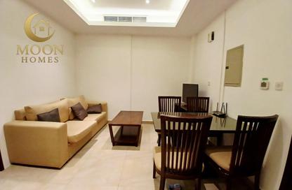 Apartment - 2 Bedrooms - 2 Bathrooms for rent in Umm Ghuwailina 4 - Umm Ghuwailina - Doha