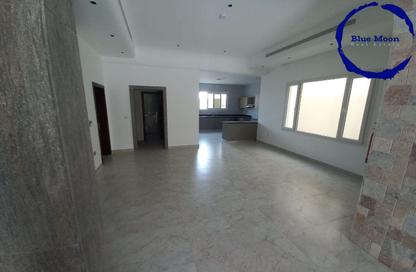 Compound - 7 Bedrooms - 7+ Bathrooms for rent in Al Kheesa - Al Kheesa - Umm Salal Mohammed