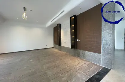 Compound - 7 Bedrooms for rent in Al Kheesa - Al Kheesa - Umm Salal Mohammed