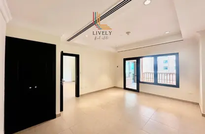 Apartment - 1 Bedroom - 2 Bathrooms for rent in East Porto Drive - Porto Arabia - The Pearl Island - Doha