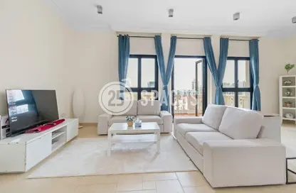 Apartment - 2 Bedrooms - 3 Bathrooms for rent in Mercato - Qanat Quartier - The Pearl Island - Doha