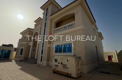 Villa - 6 Bedrooms - 6 Bathrooms for sale in Huzoom Villas - Lusail City - Lusail